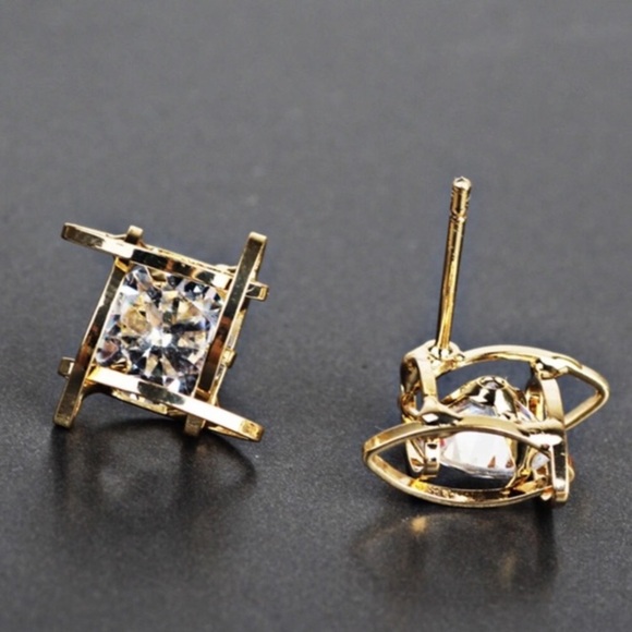 New”Gold Tone 3D Caged Diamond Stud Earrings - Picture 6 of 6